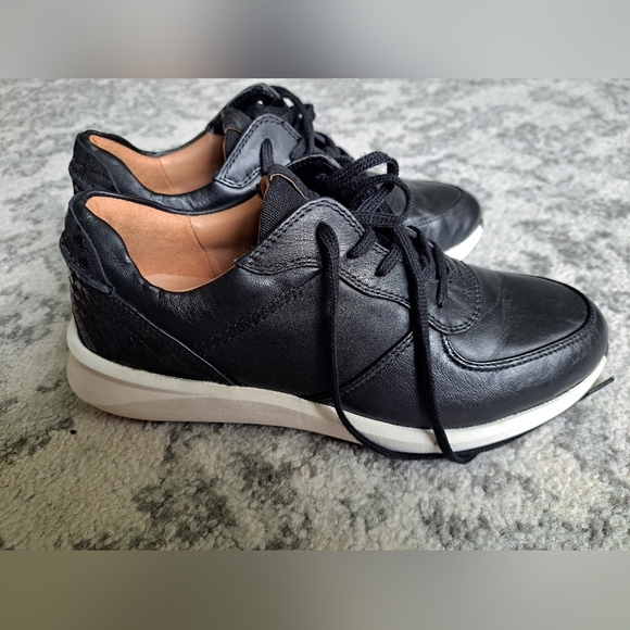 CLARKS Un Rio Black Sprint Black Leather Lace up Sneaker size 8 - Picture 9 of 10